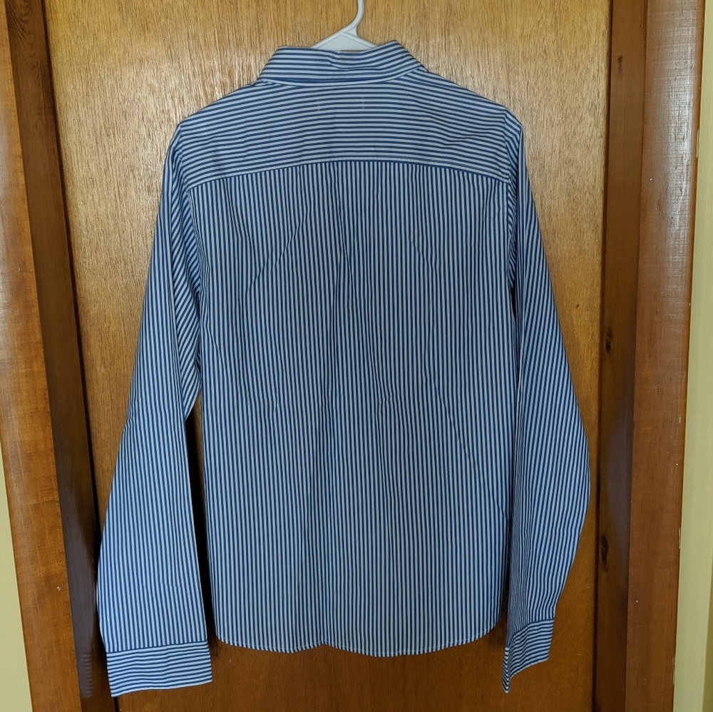 Hollister Striped Button Down New W/Out Tags - Picture 2 of 3